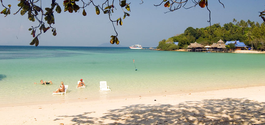 On the occasion of His Majesty the King’s 84th birthday in 2011, in gratitude of the King’s compassion to Thai people, Koh Talu Island Resort, with its continual and genuine commitment to safeguard the environment, will launch “Coral Plantation Project in Honor of His Majesty the King”